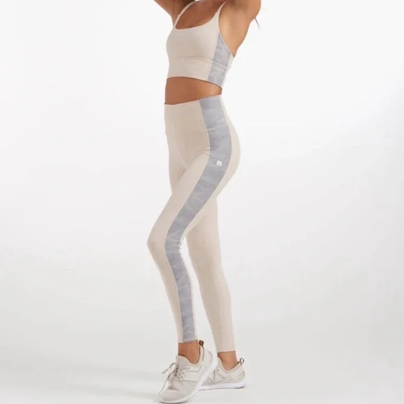 Vuori Aspire Elevation Legging - Picture 1 of 7